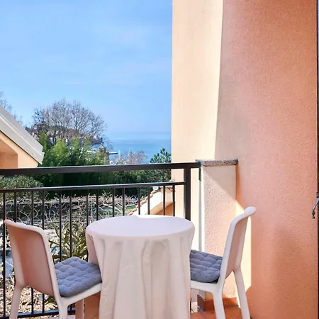 Rooms And Apartments Dobravac Rovinj Room photo