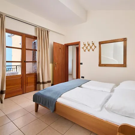 Rooms And Apartments Dobravac Rovinj Room photo