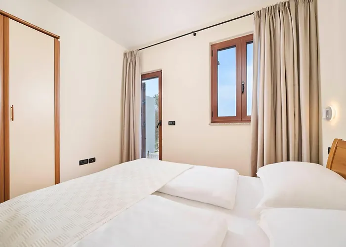 Rooms And Apartments Dobravac