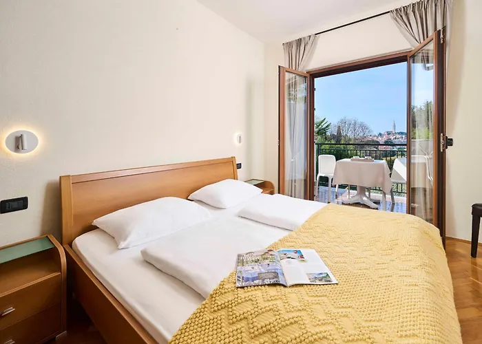 Rooms And Apartments Dobravac